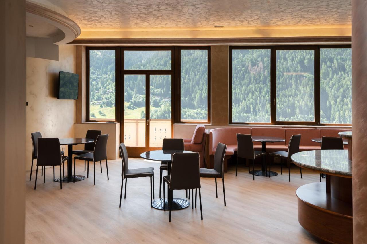 Vezza Alpine & 3* Vezza dʼOglio